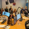 Kinderen De Bruinvis maken radio