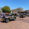 Rondtocht oude legervoertuigen live te volgen